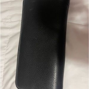 Michael Kors leather wallet comes from a smoke, free pet free home